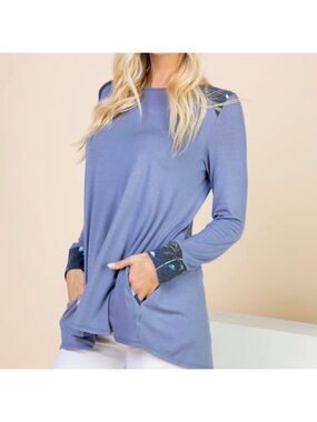 TRÏBE Blue & Floral Detail Top Size Small NWT